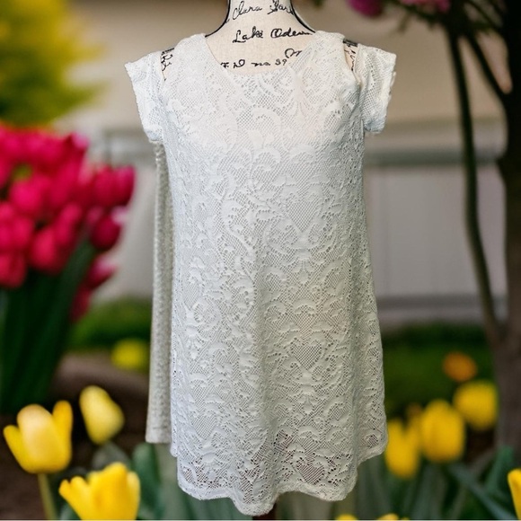 New York Clothing Co. Dresses & Skirts - NY Clothing Co Classic White Eyelet Dress Cold Shoulder & Cap Sleeve - Medium